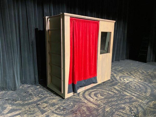AML-02 Reversible Photo booth/Confessional