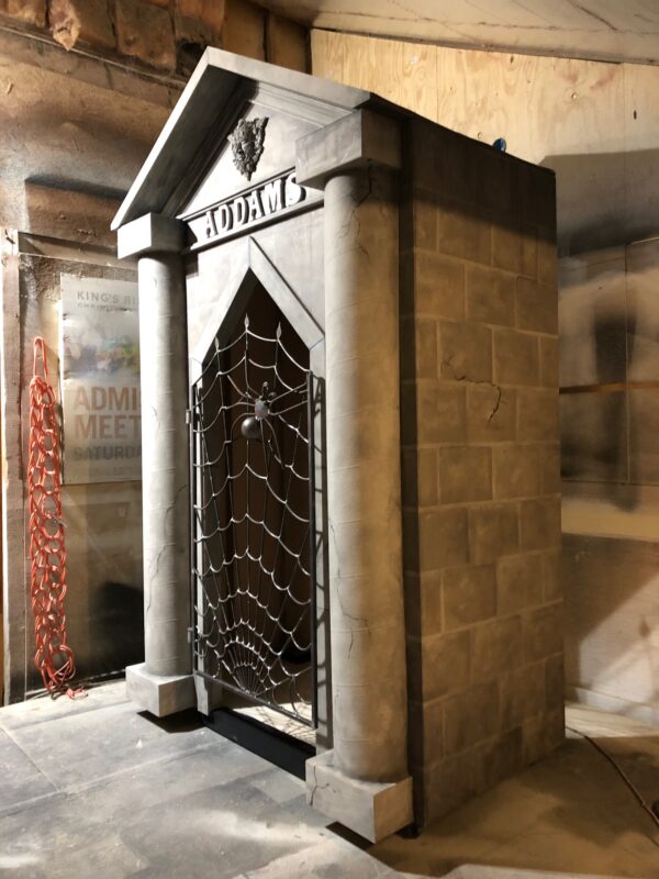 ADF-01 Addams Family Crypt