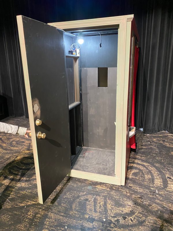 AML-02 Reversible Photo booth/Confessional