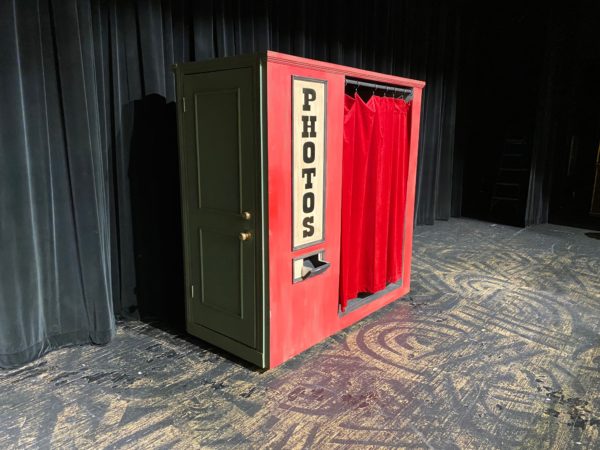 AML-02 Reversible Photo booth/Confessional