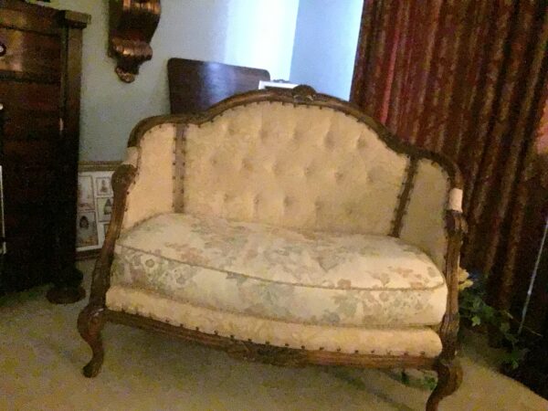ANN-12 Vintage Gold Loveseat