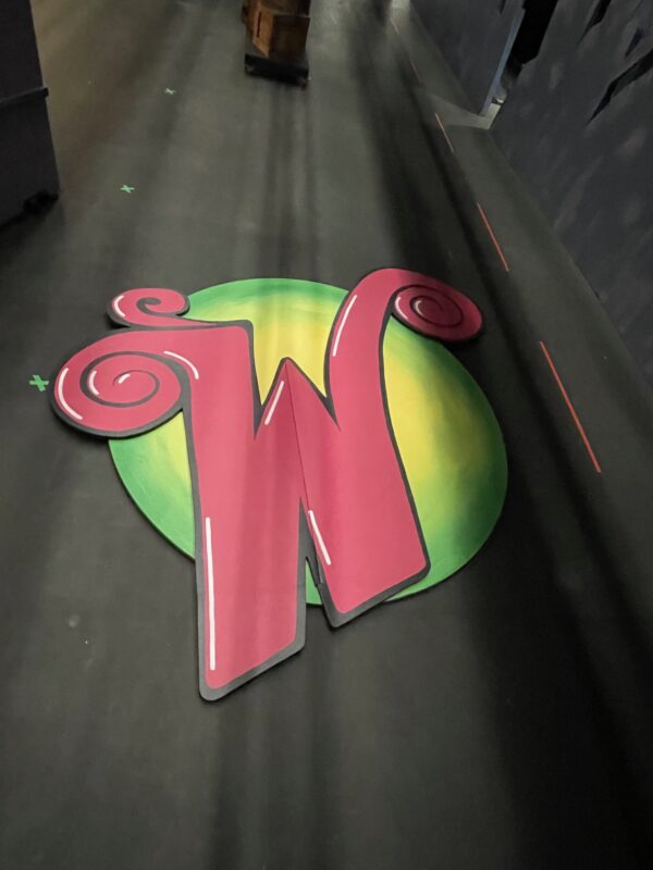 Hanging 8’ “W” sign